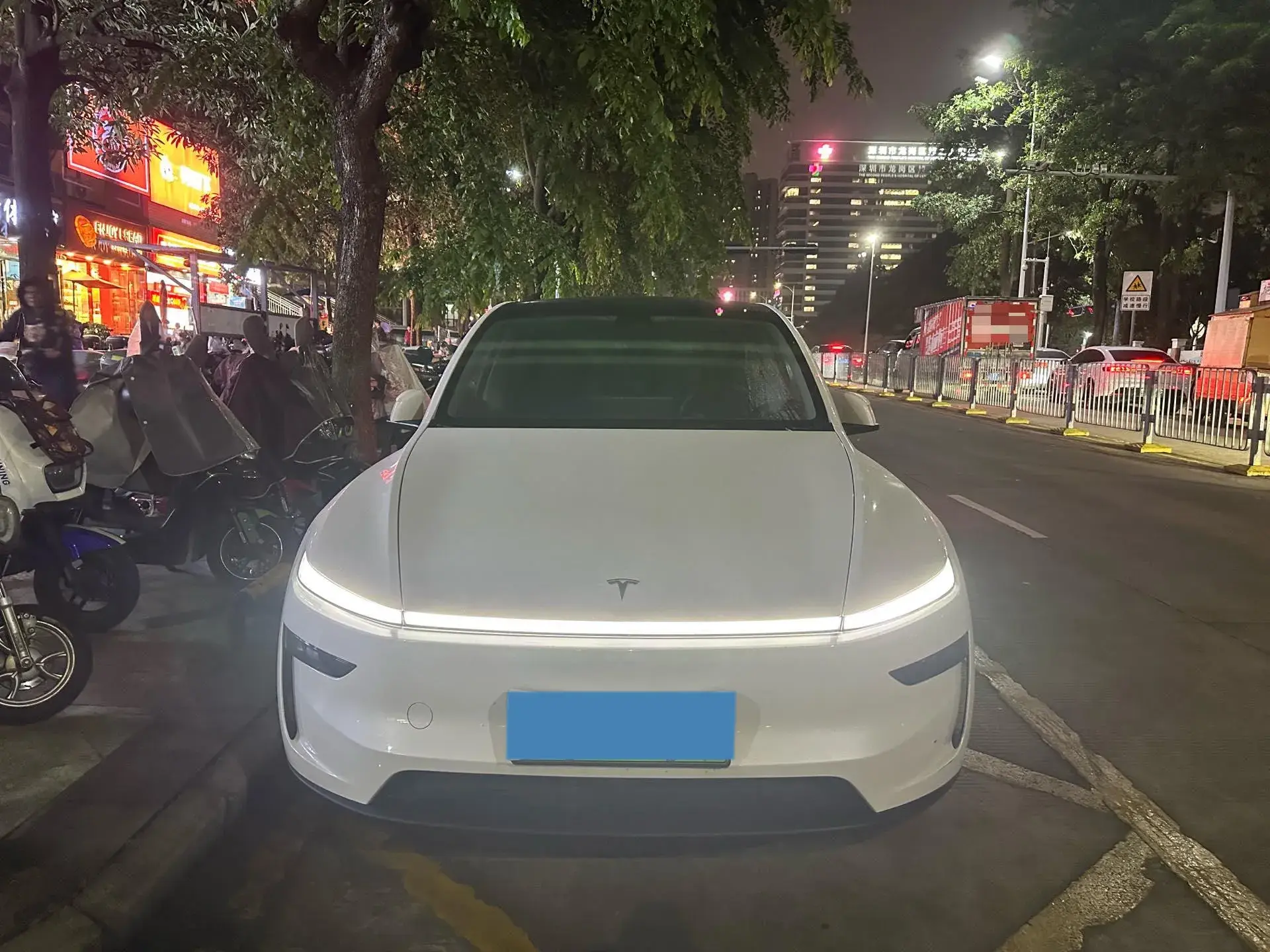 2025 TESLA MODEL thumbnail 2