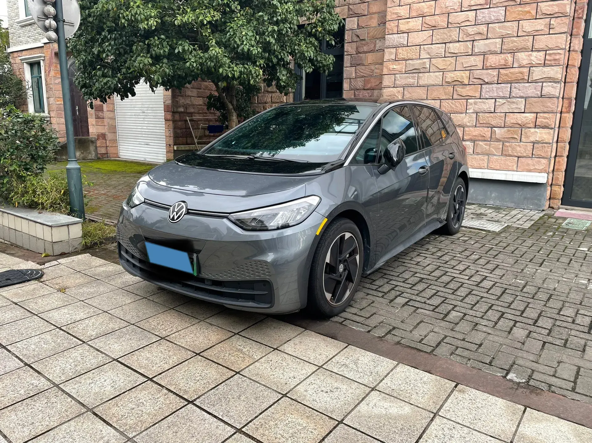 2025 VOLKSWAGEN ID.3 view 1