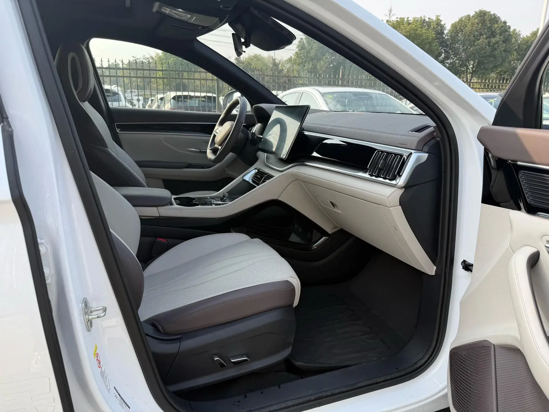 2025 BYD SONG thumbnail 4