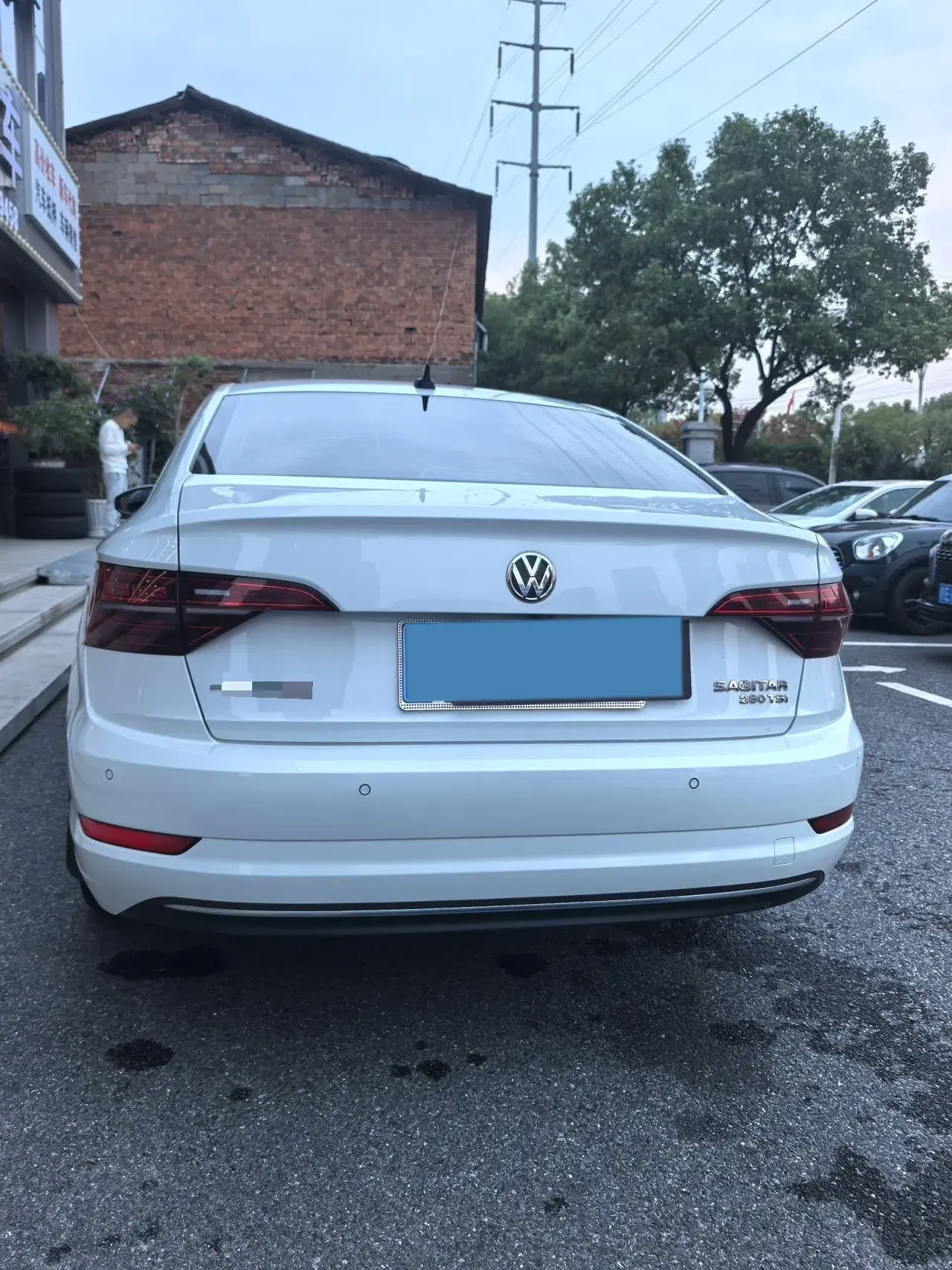 2022 VOLKSWAGEN SAGITAR thumbnail 4