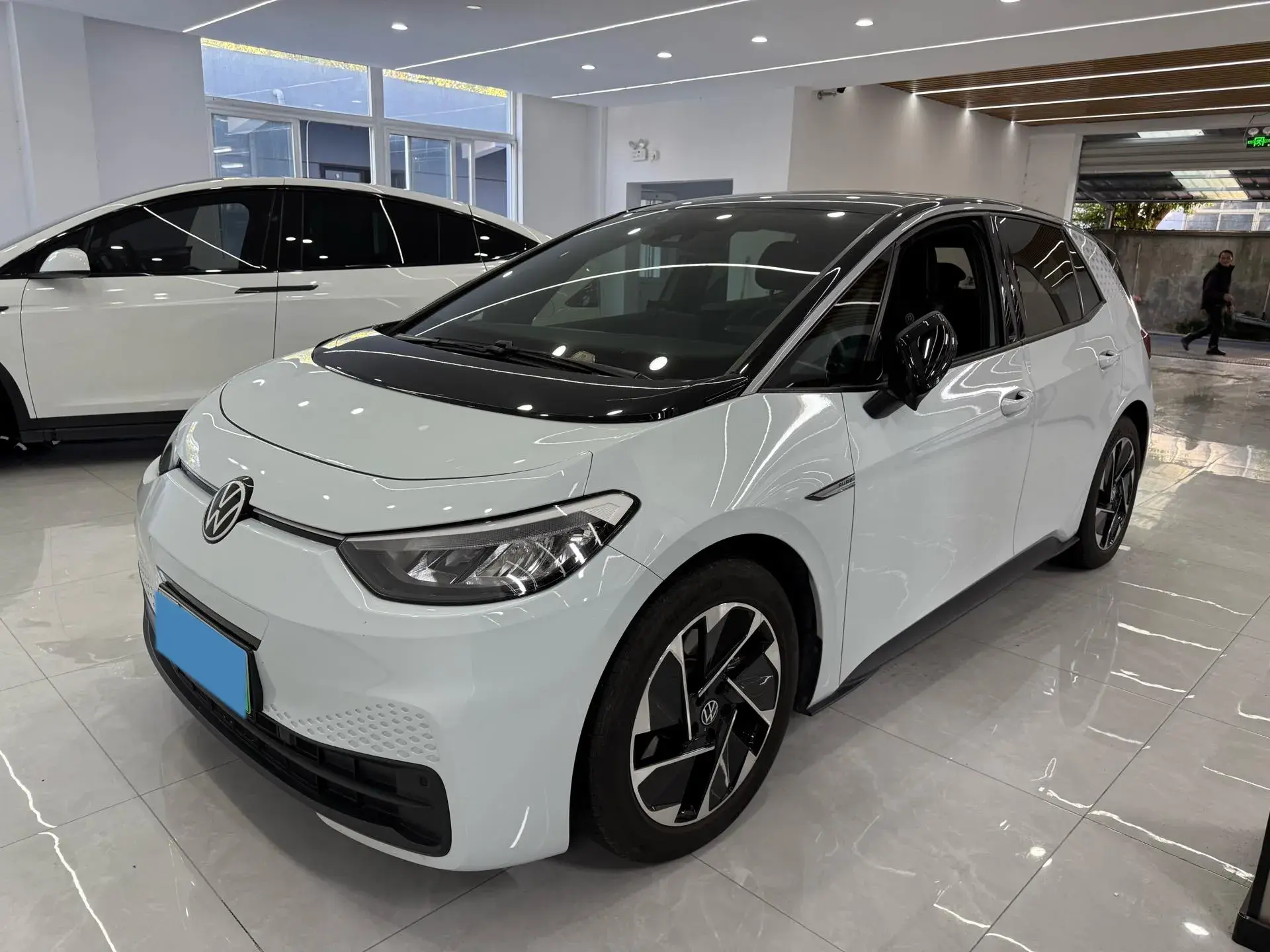 2024 VOLKSWAGEN ID.3 view 1