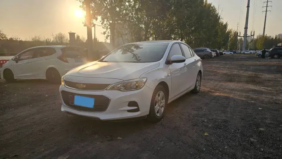 2019 CHEVROLET CAVALIER view 1