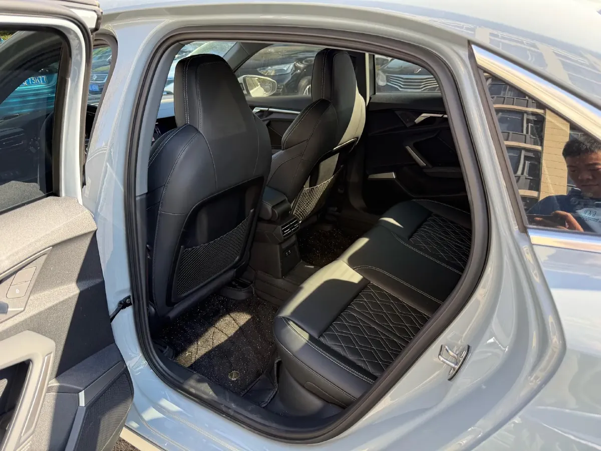 2025 Audi A3 1.5T 160HP L4 7DCT,autocango,china used car exporter,china ev exporter,chinese used car exporter,chinese used ev exporter