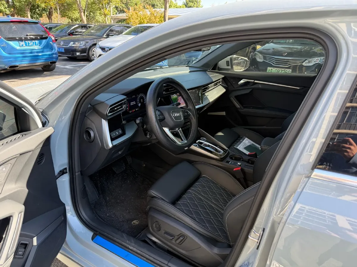 2025 Audi A3 1.5T 160HP L4 7DCT,autocango,china used car exporter,china ev exporter,chinese used car exporter,chinese used ev exporter