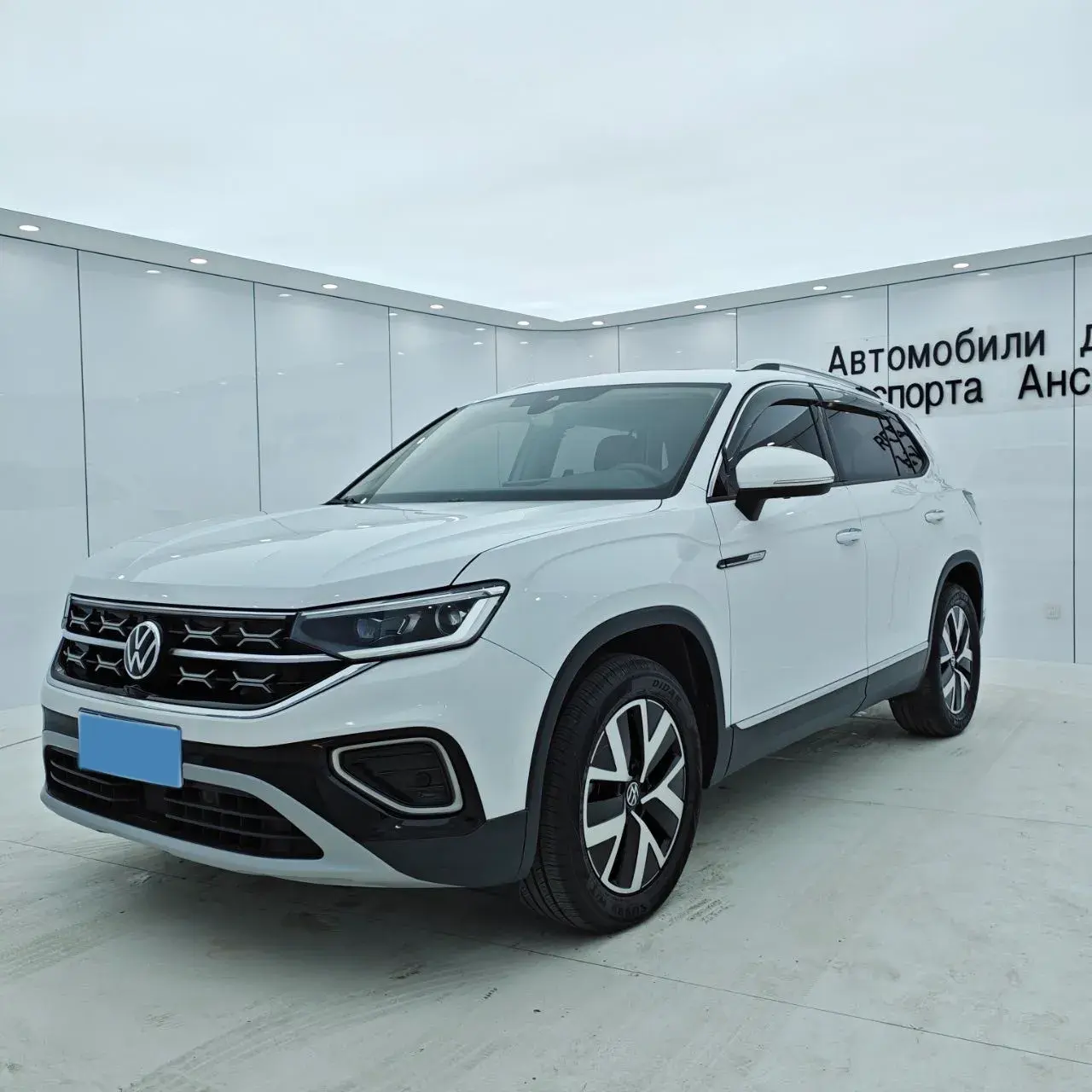 2023 VOLKSWAGEN TAYRON view 1