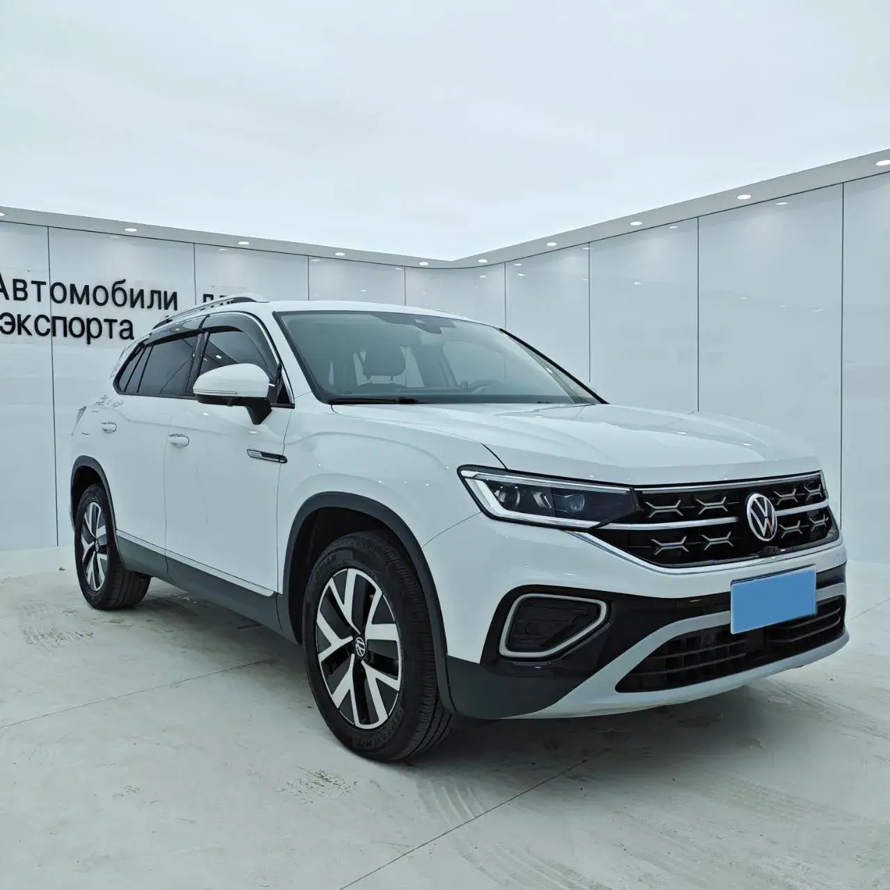 2023 VOLKSWAGEN TAYRON thumbnail 2