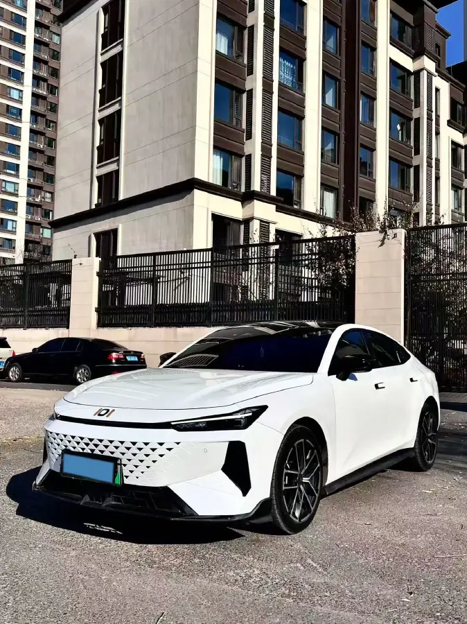 2023 ChangAn QiYuan A07 1.5L 95HP L4 REEV 28.4KWH