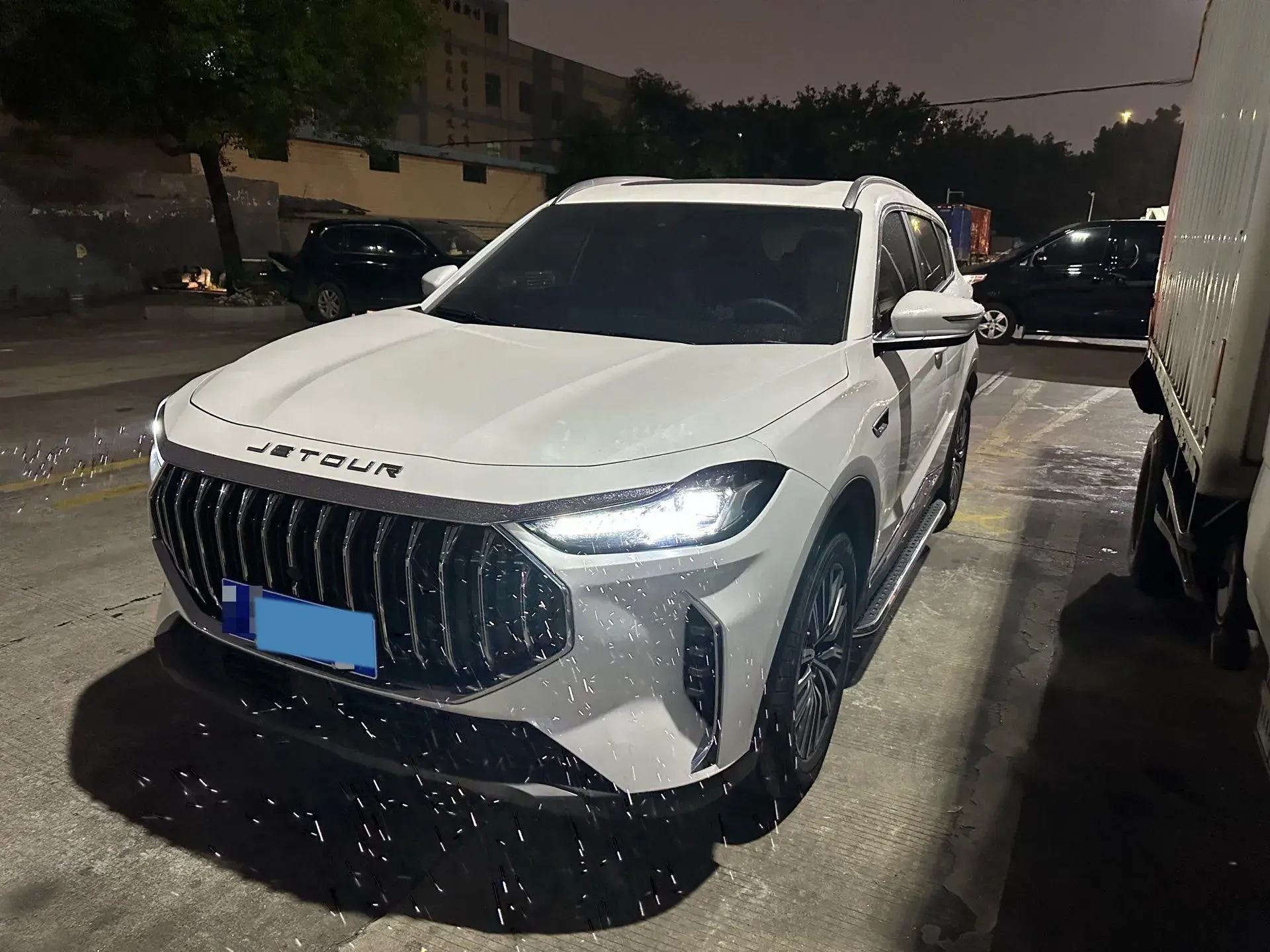 2025 JETOUR X70 view 1