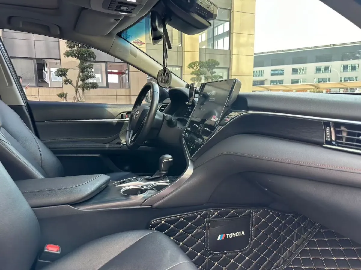 2021 Toyota Camry 2.5L 209HP L4 8AT,autocango,china used car exporter,china ev exporter,chinese used car exporter,chinese used ev exporter