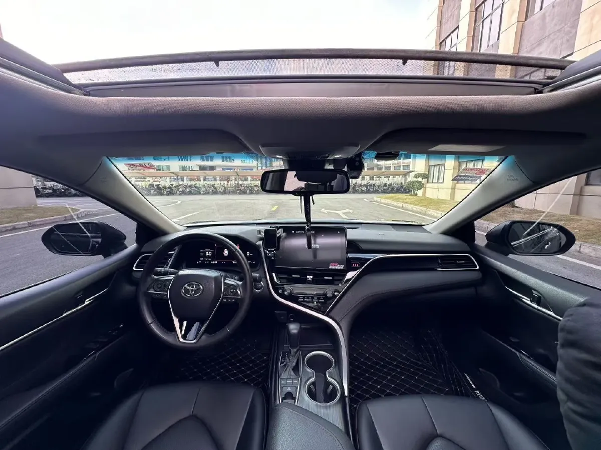 2021 Toyota Camry 2.5L 209HP L4 8AT,autocango,china used car exporter,china ev exporter,chinese used car exporter,chinese used ev exporter