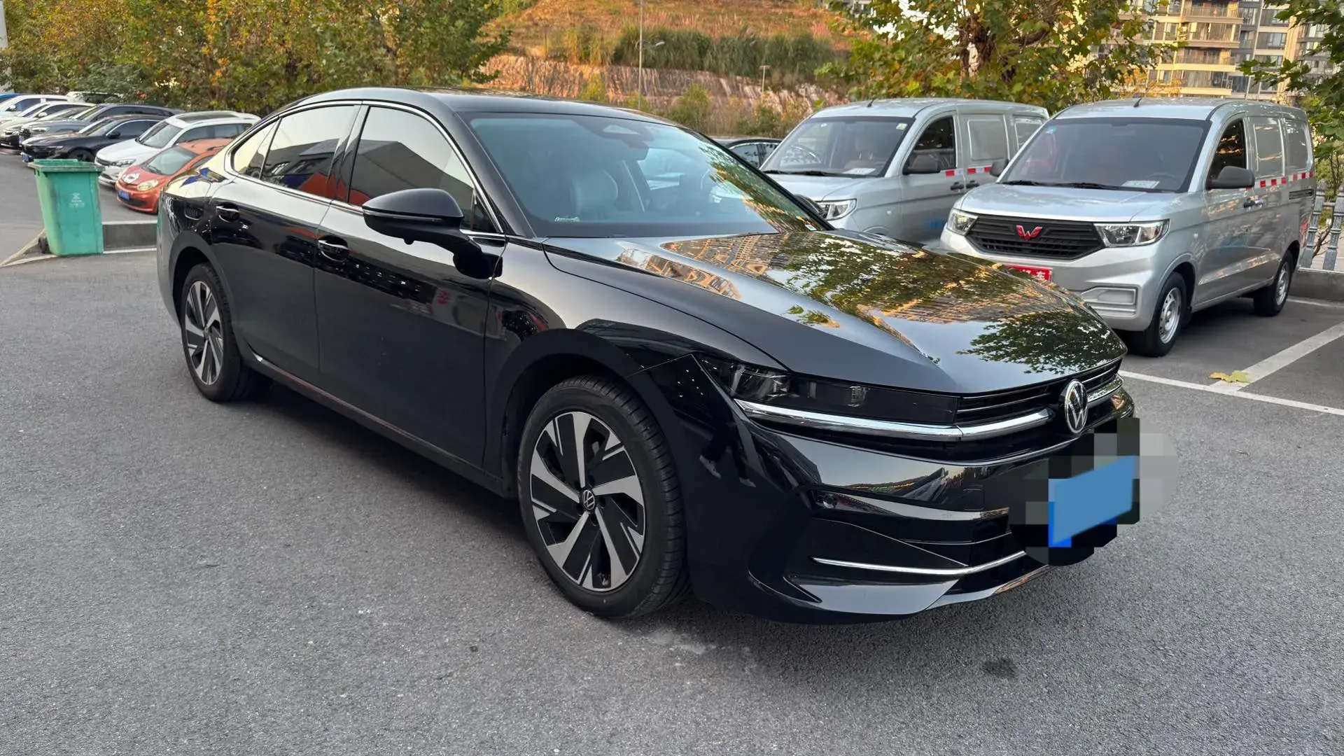 2024 VOLKSWAGEN MAGOTAN thumbnail 3