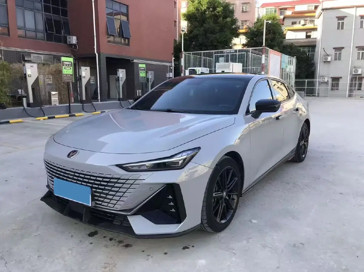 2022 ChangAn UNI-V 1.5T 188HP L4 7DCT