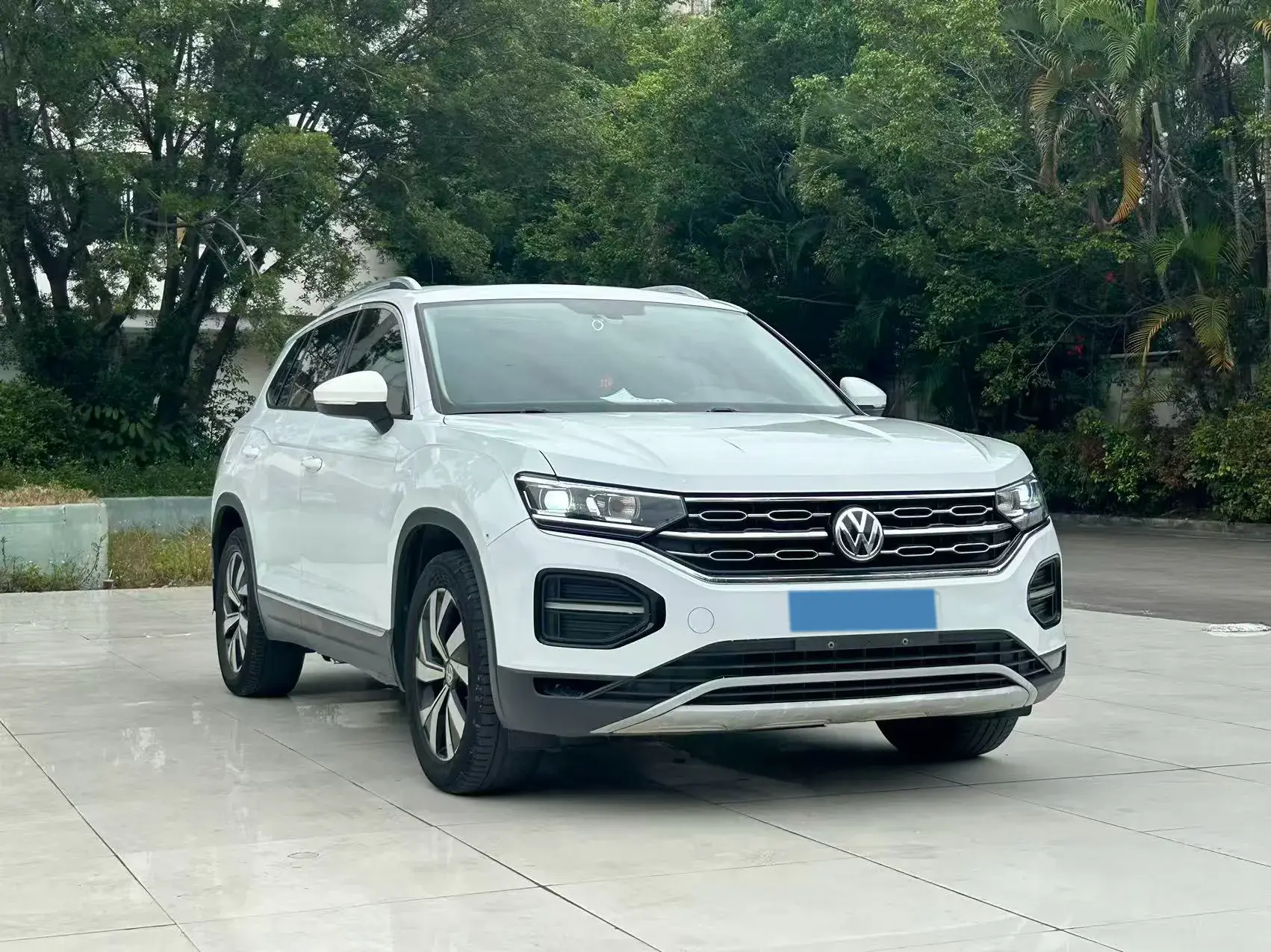 2019 VOLKSWAGEN TAYRON thumbnail 3