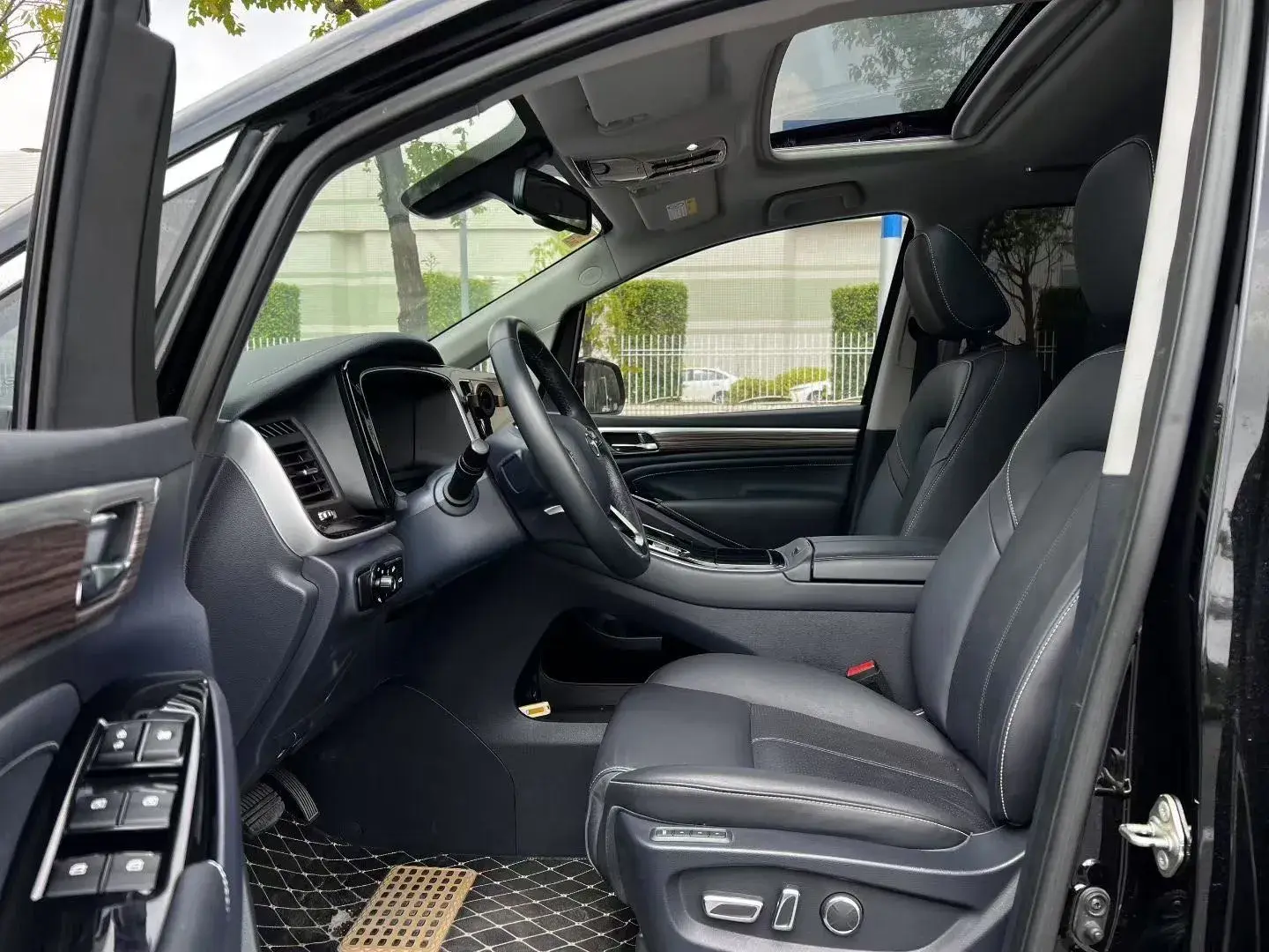 2021 GAC TRUMPCHI thumbnail 4