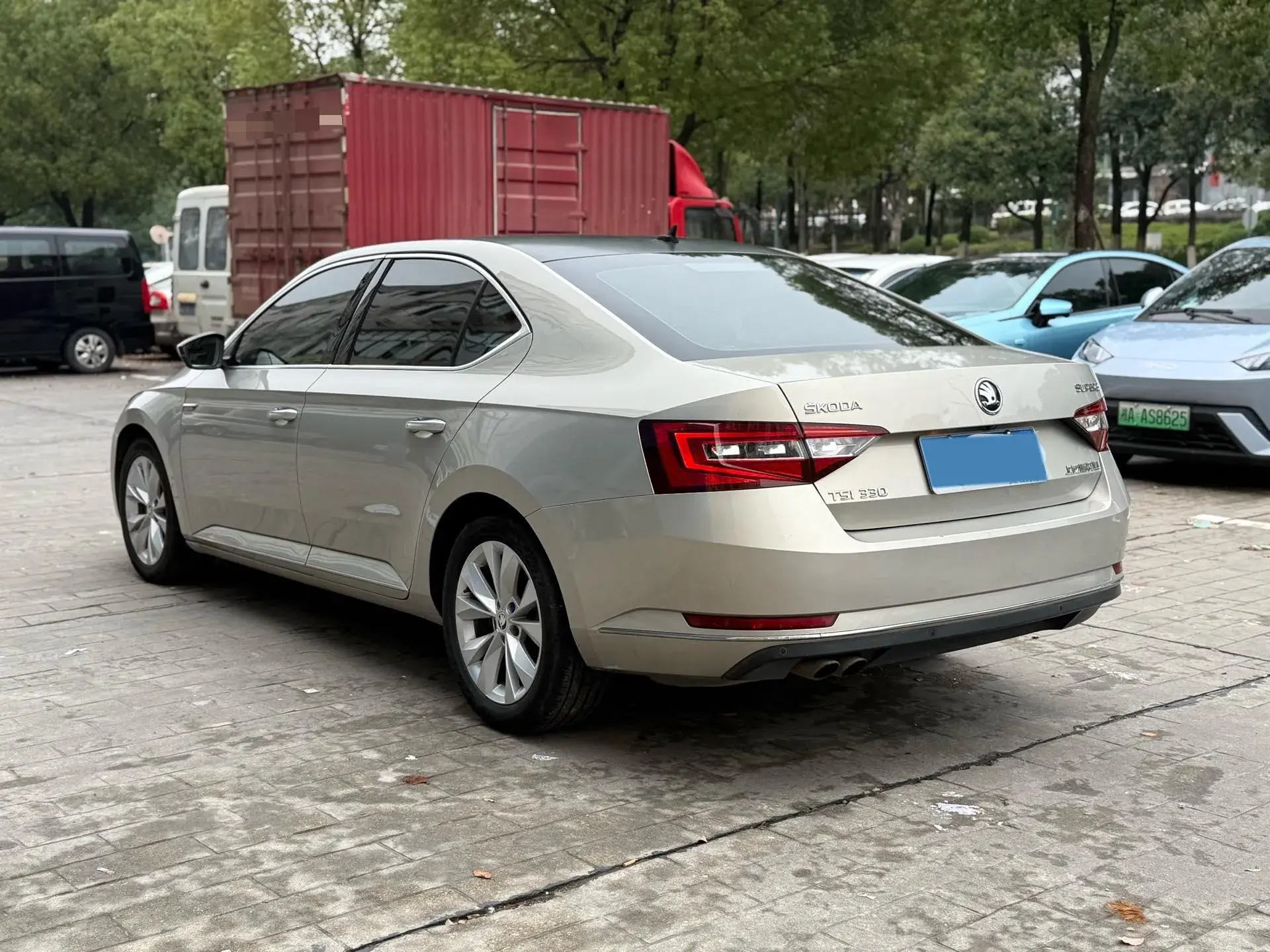 2018 SKODA SUPERB thumbnail 3