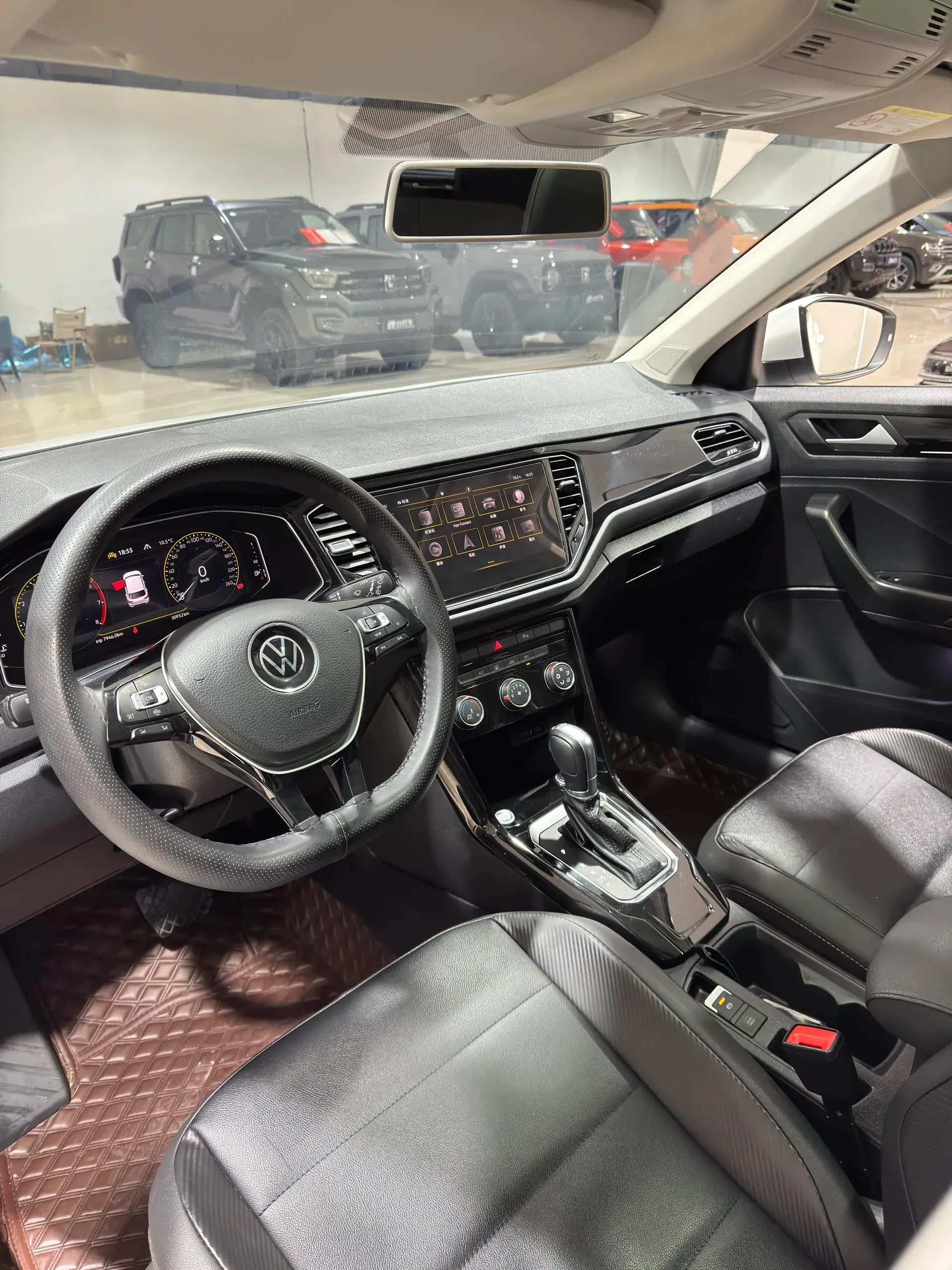 2022 VOLKSWAGEN T-ROC thumbnail 2