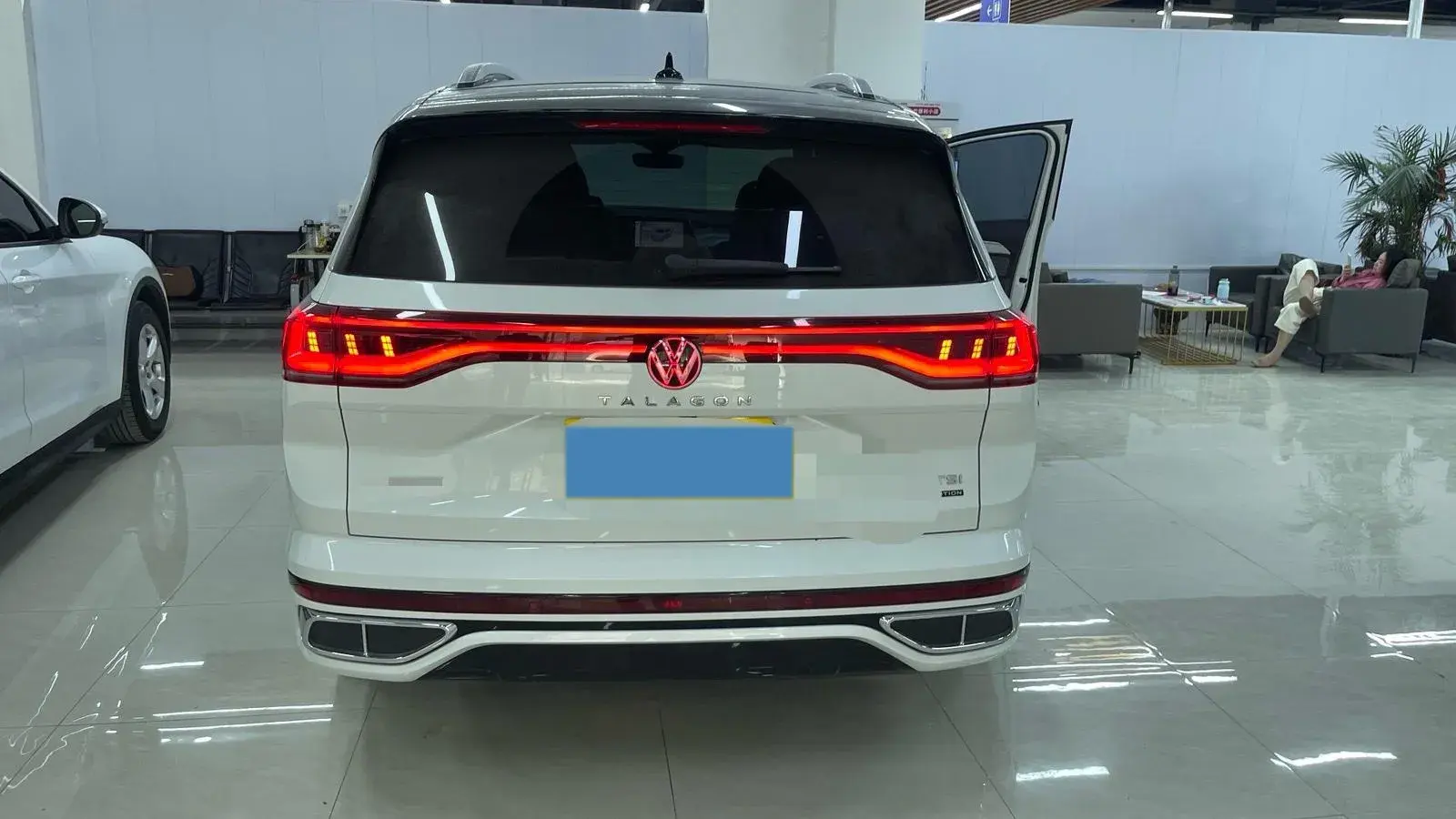 2021 VOLKSWAGEN TALAGON thumbnail 3