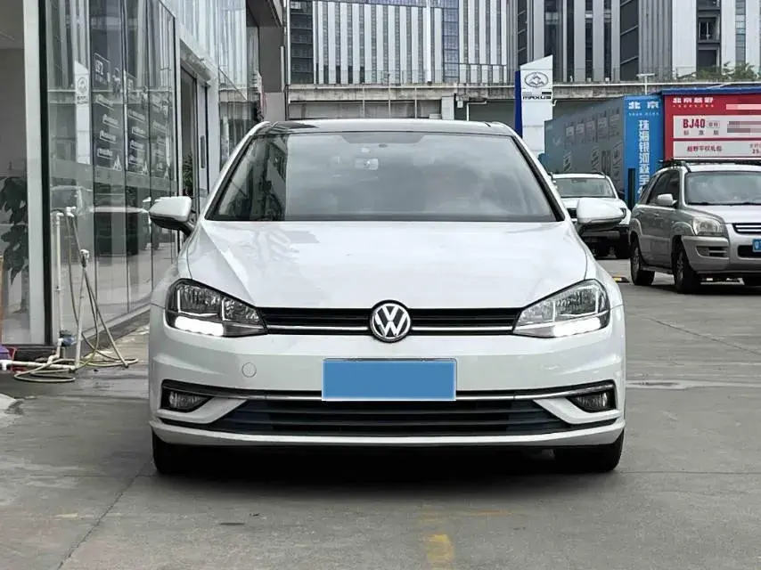 2018 VOLKSWAGEN GOLF thumbnail 3