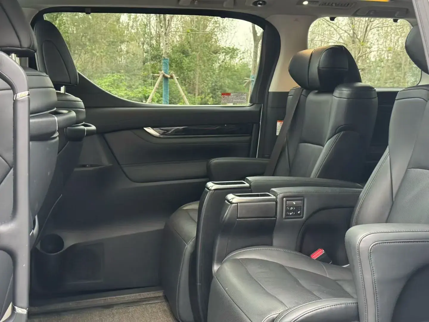 2019 TOYOTA VELLFIRE thumbnail 3