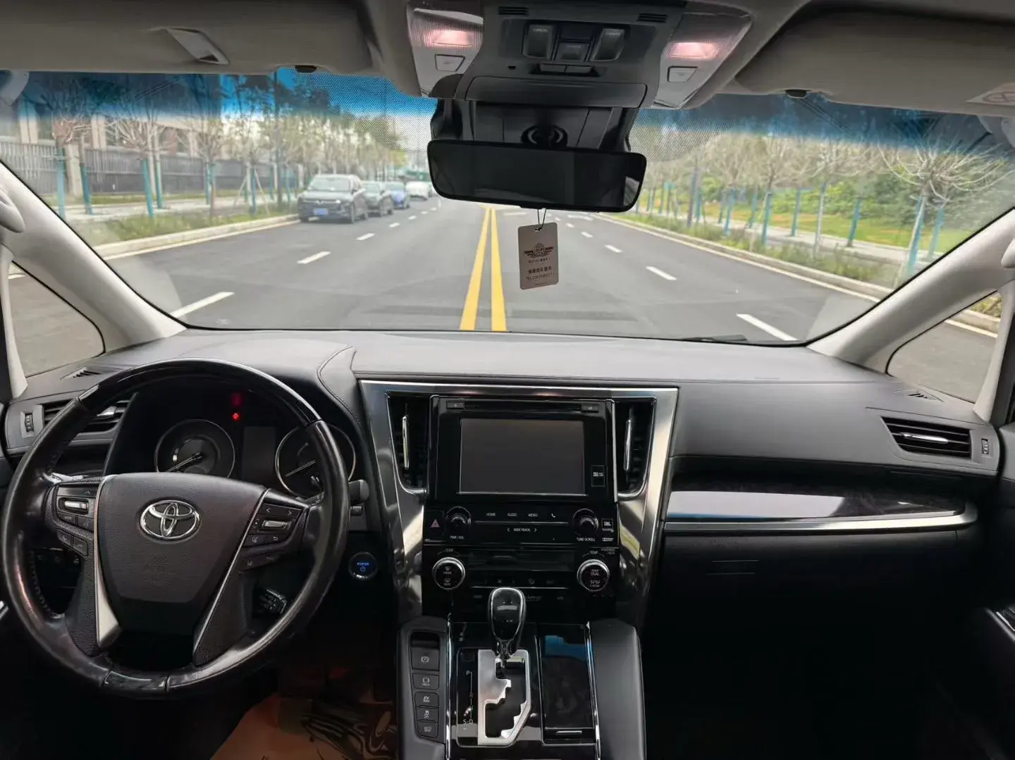 2019 TOYOTA VELLFIRE thumbnail 4