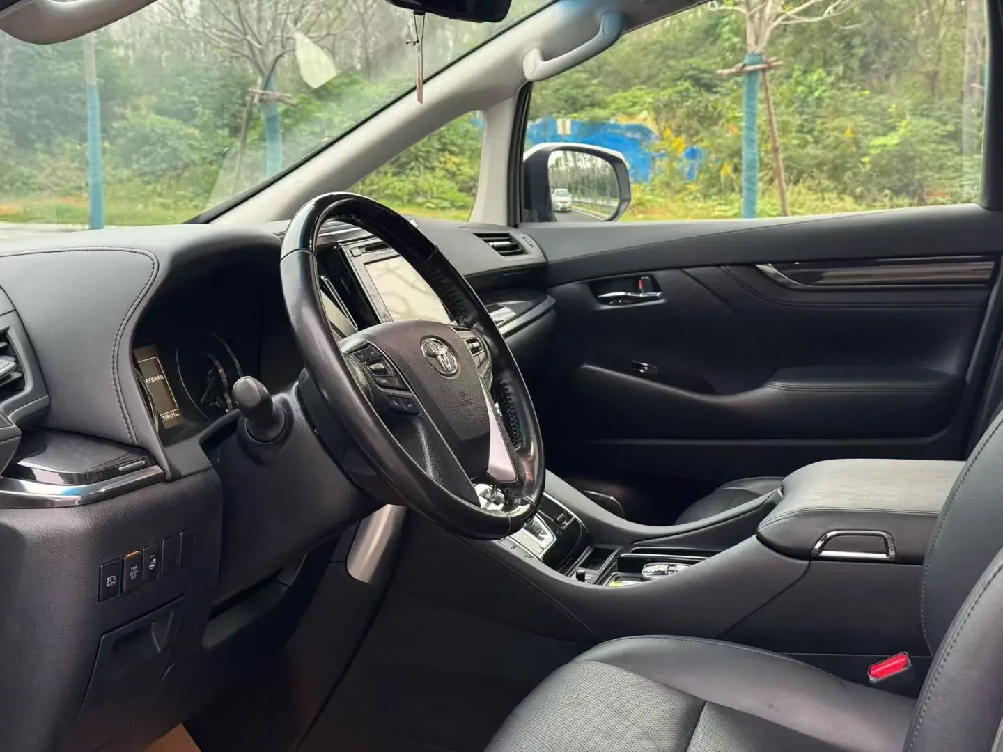 2019 TOYOTA VELLFIRE thumbnail 2