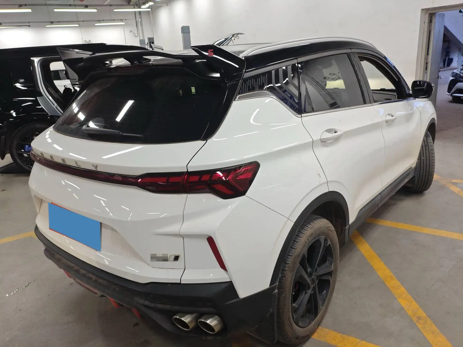 2022 GEELY COOLRAY thumbnail 2