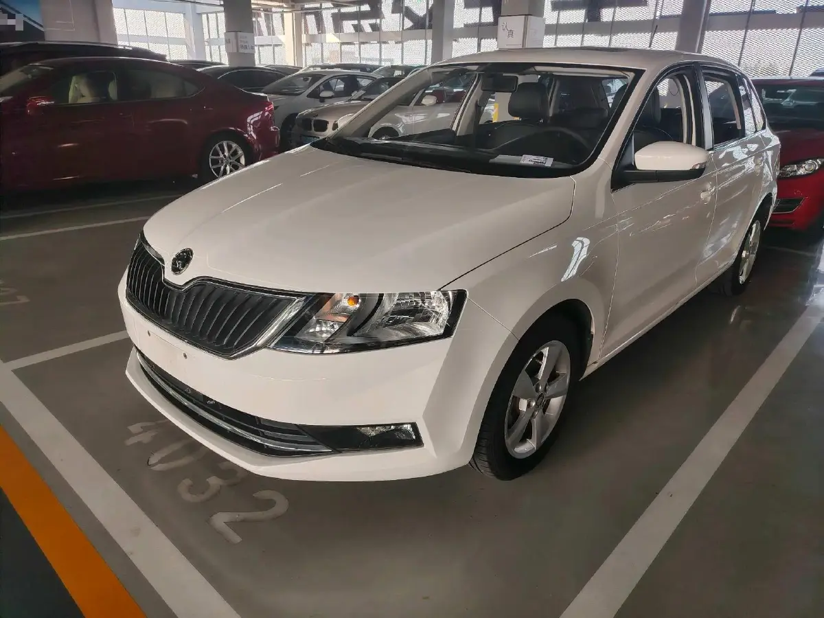 2018 Skoda Rapid Spaceback 1.6L 110HP L4 6AT