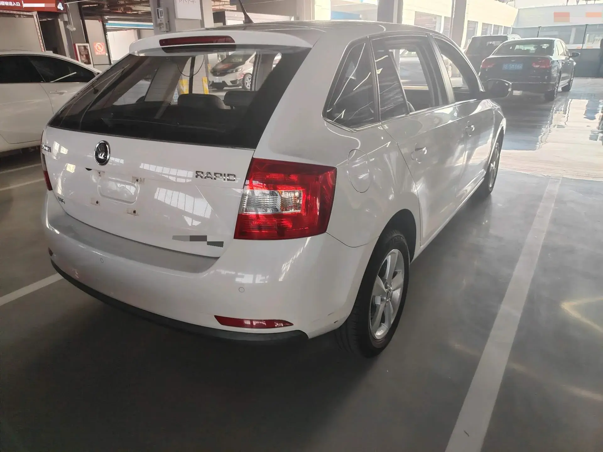 2018 SKODA RAPID thumbnail 4