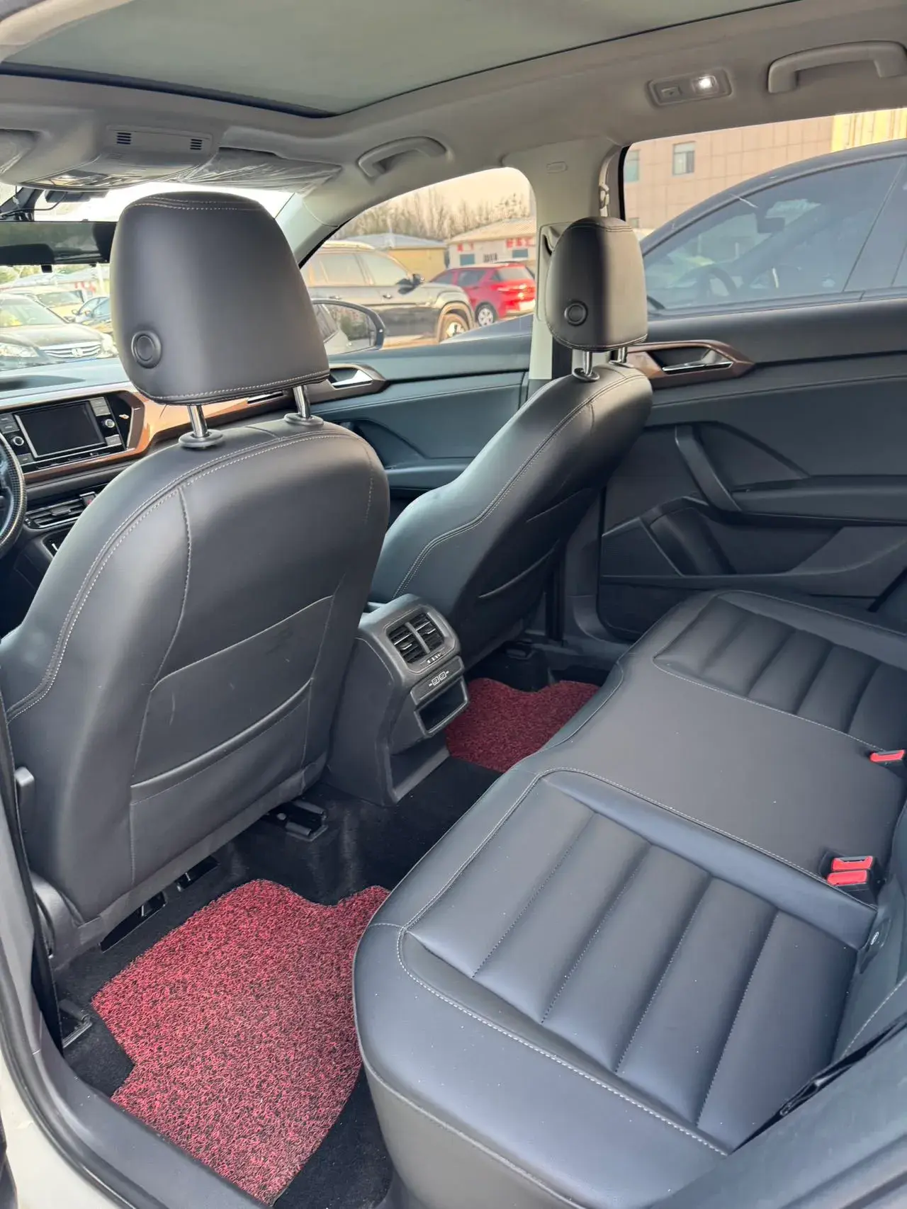 2019 VOLKSWAGEN THARU thumbnail 3