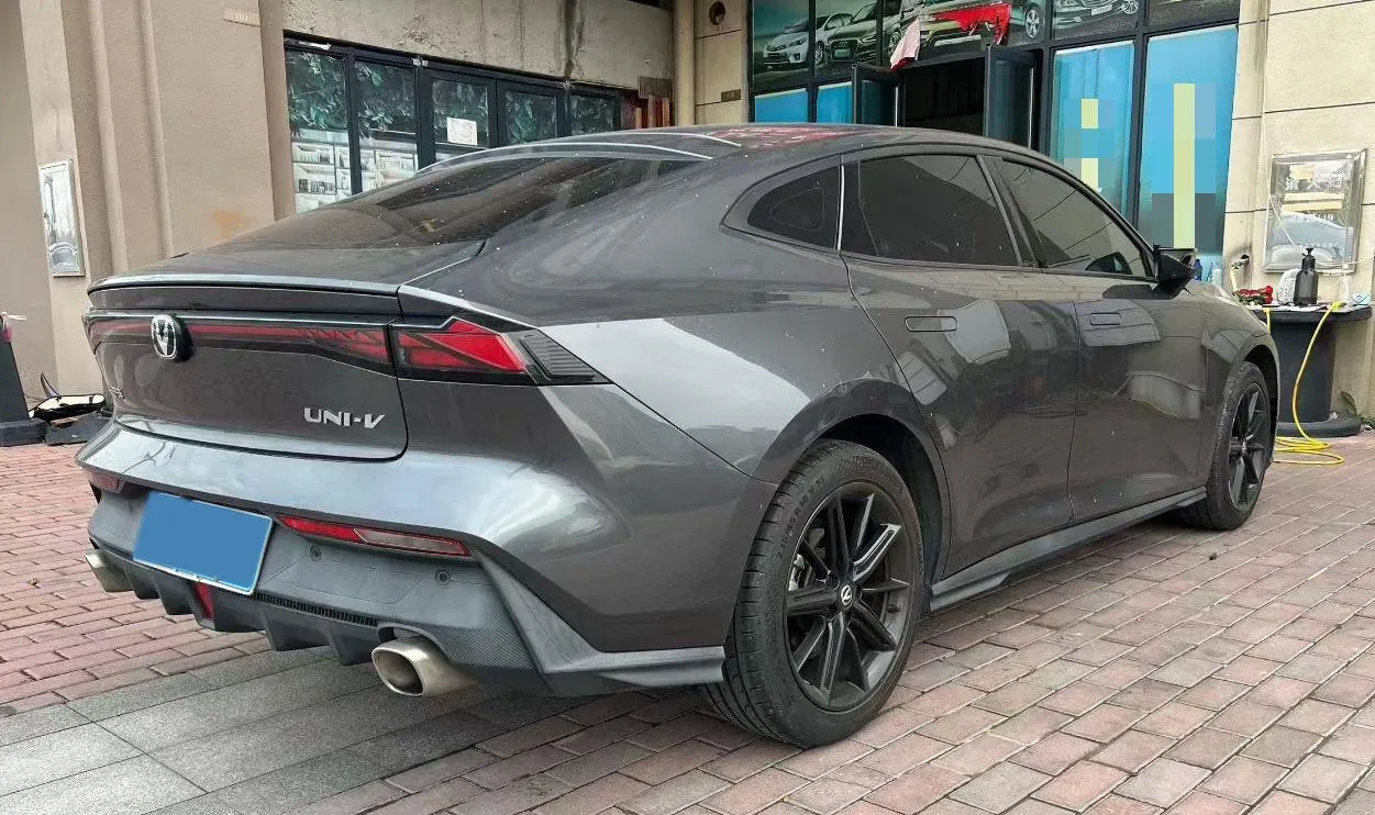 2022 ChangAn UNI-V 1.5T 188HP L4 7DCT,autocango,china used car exporter,china ev exporter,chinese used car exporter,chinese used ev exporter