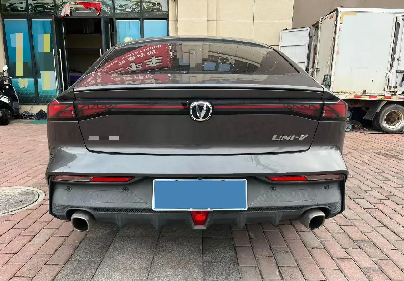 2022 ChangAn UNI-V 1.5T 188HP L4 7DCT,autocango,china used car exporter,china ev exporter,chinese used car exporter,chinese used ev exporter