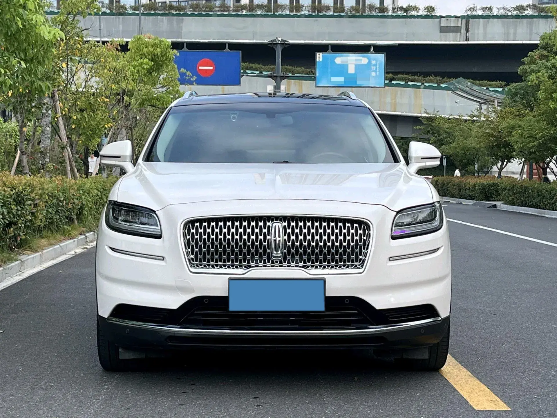 2021 LINCOLN NAUTILUS thumbnail 2