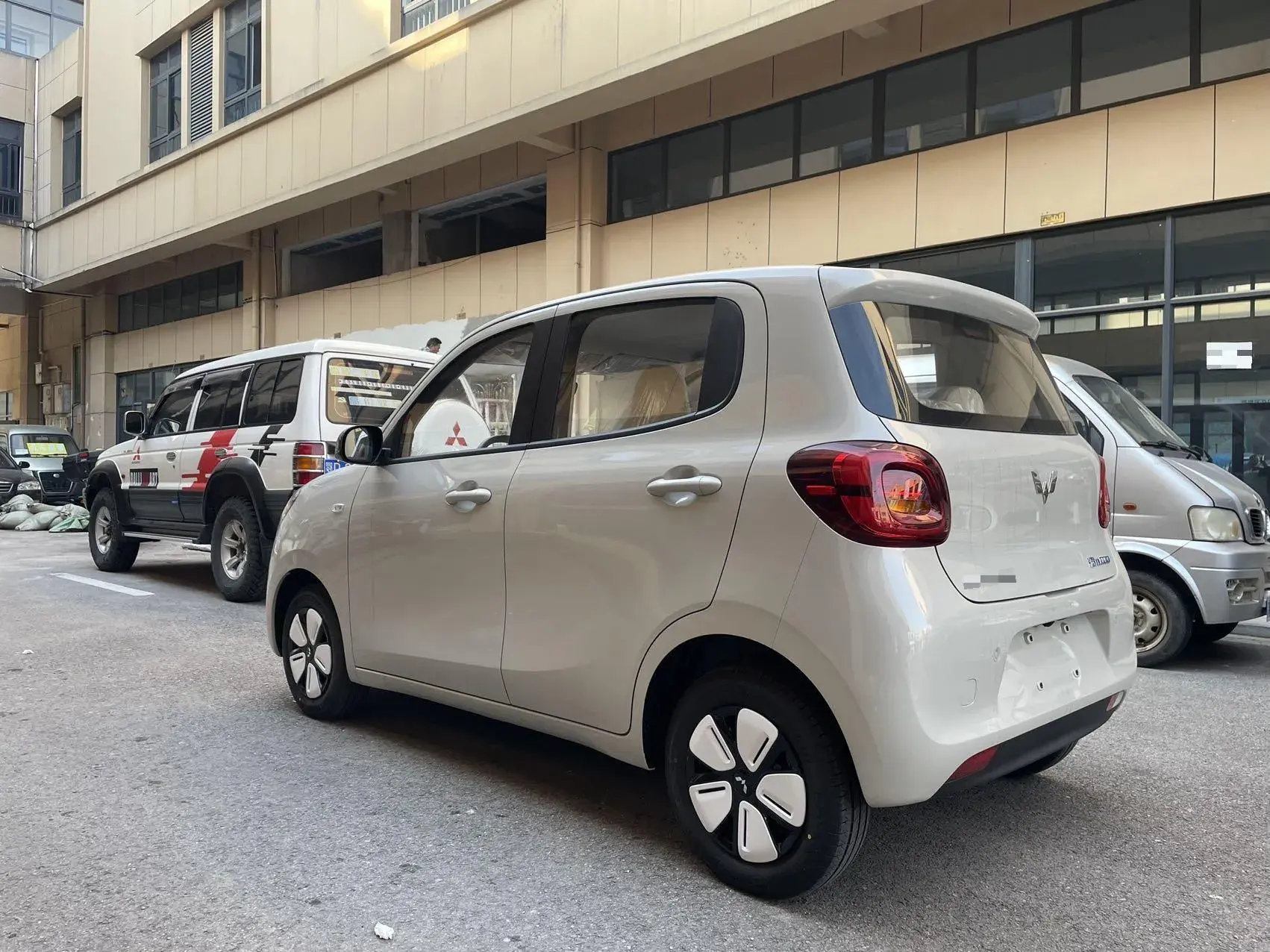 2025 WULING HONGGUANG thumbnail 3