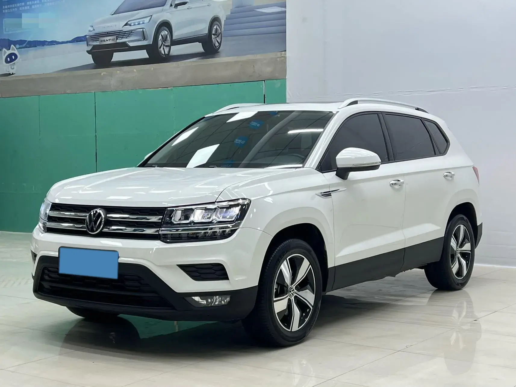 2021 VOLKSWAGEN THARU view 1