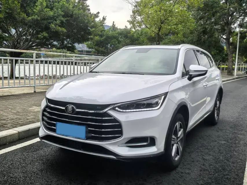 2018 BYD TANG view 1