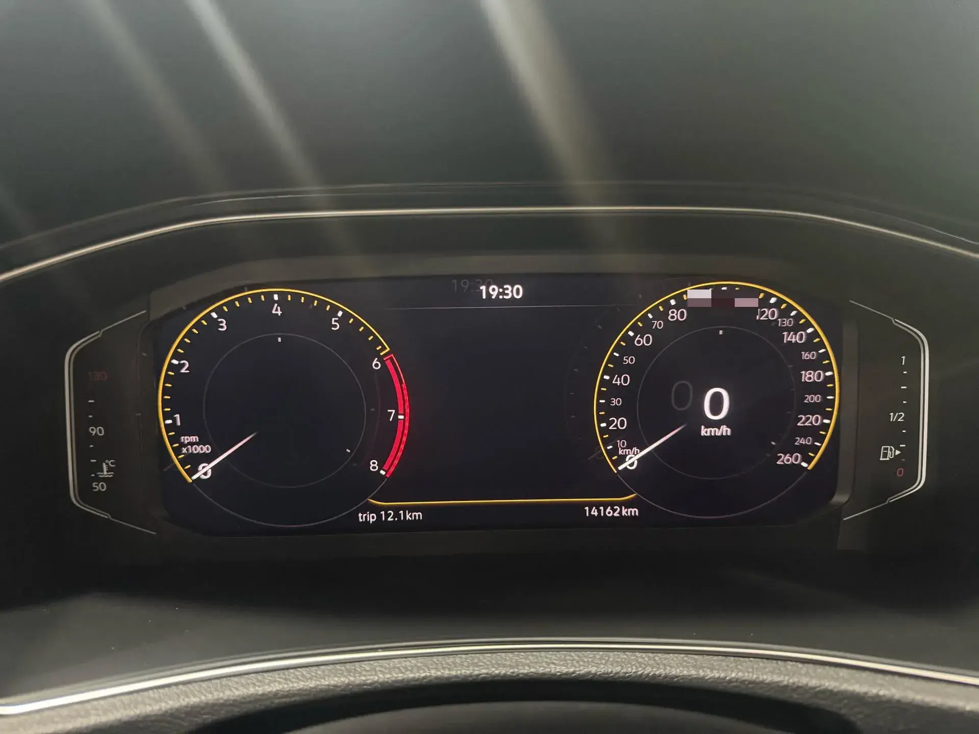 2021 VOLKSWAGEN T-ROC thumbnail 3