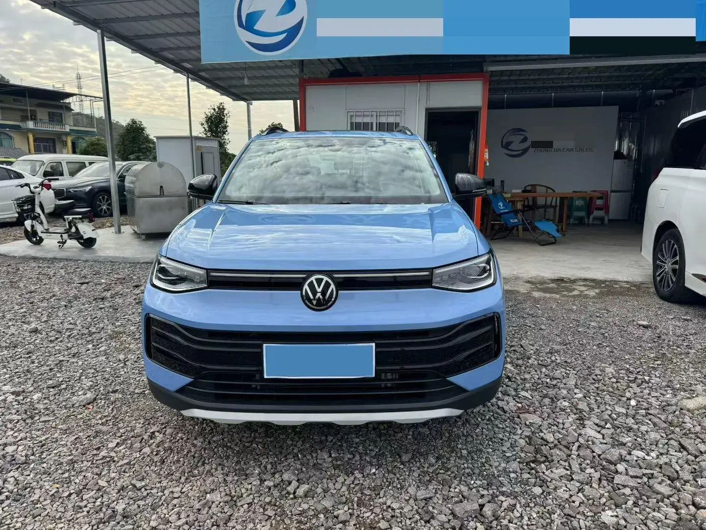 2025 VOLKSWAGEN THARU thumbnail 2