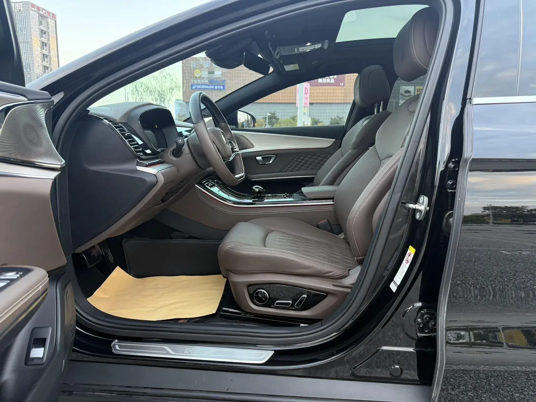 2023 BYD HAN thumbnail 3