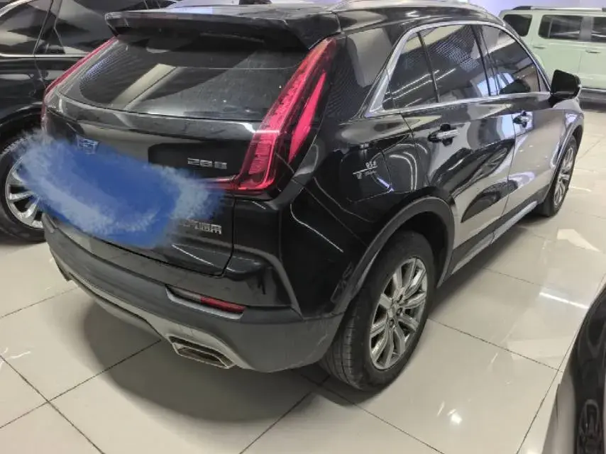 2023 CADILLAC XT4 thumbnail 3