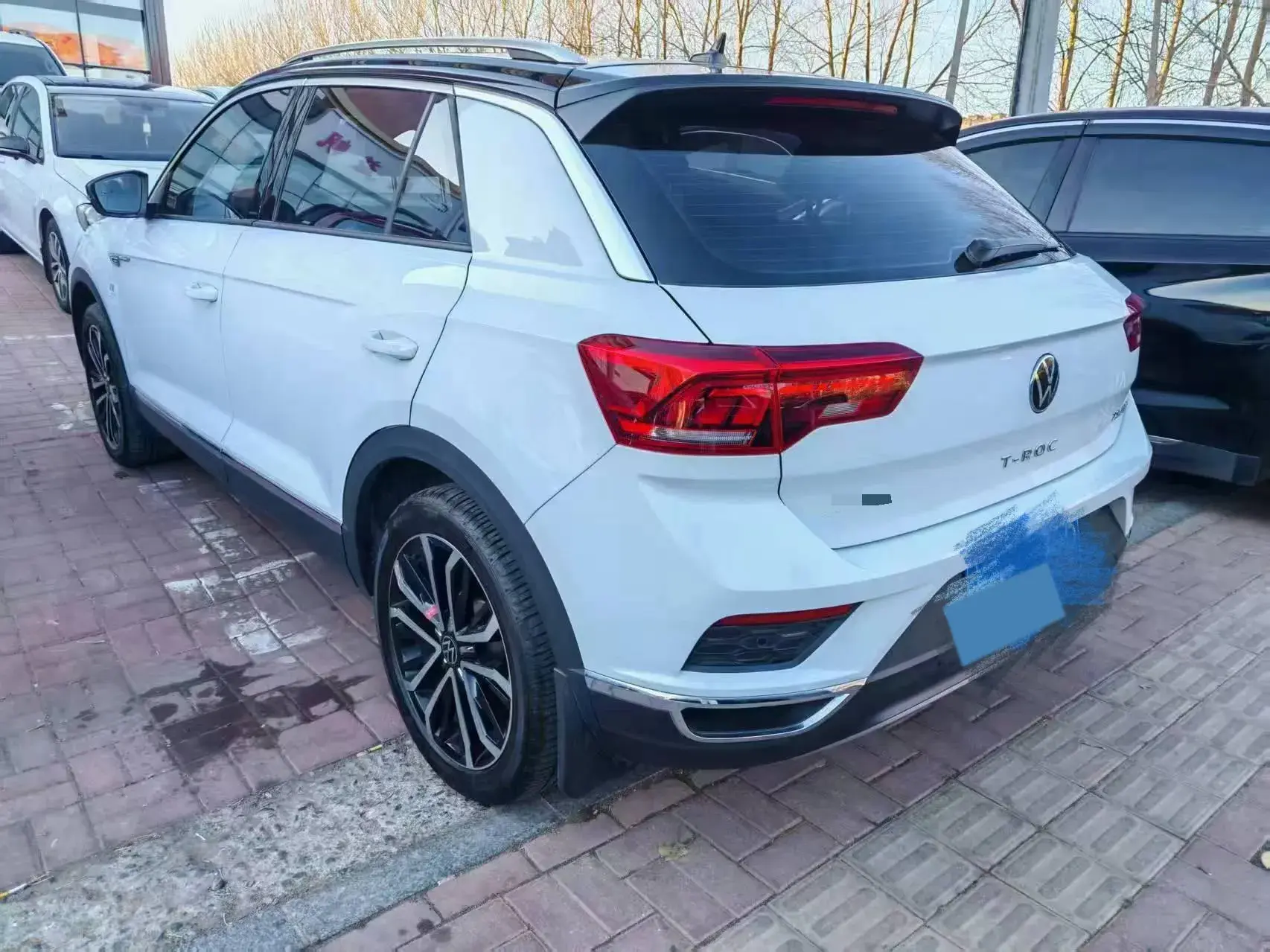 2021 VOLKSWAGEN T-ROC thumbnail 3