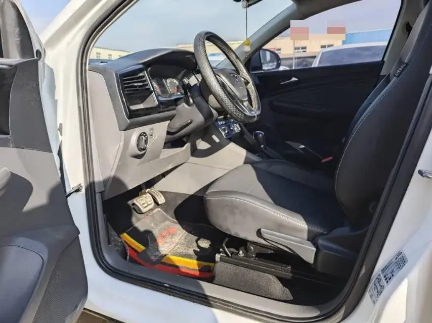 2019 JETTA VS5 thumbnail 4