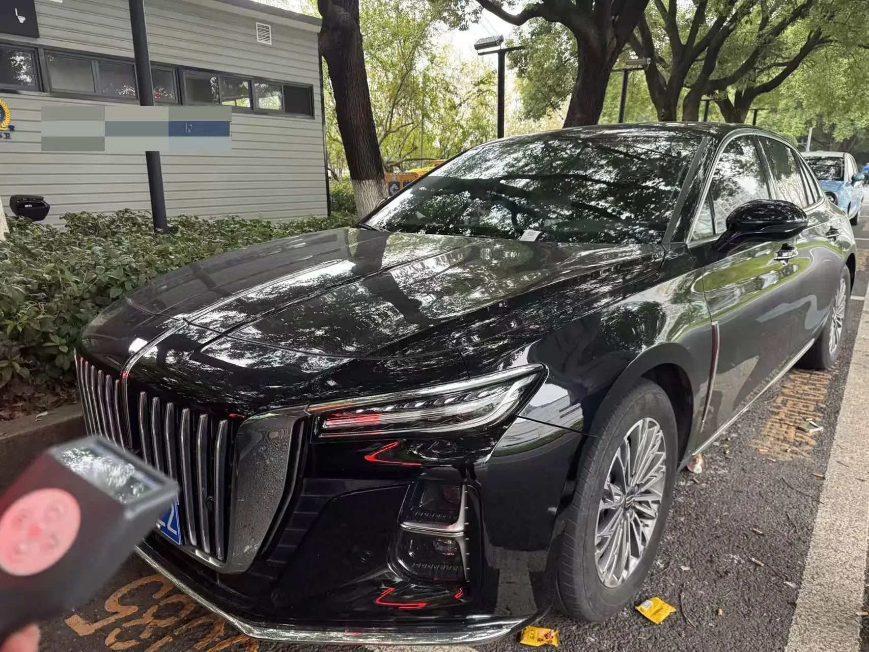 2024 HONGQI H5 view 1