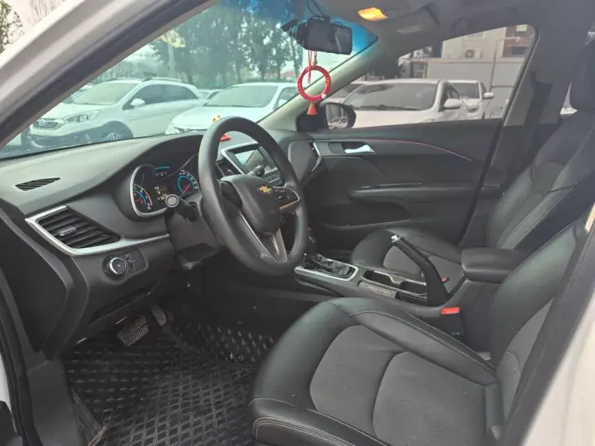 2019 CHEVROLET CAVALIER thumbnail 4