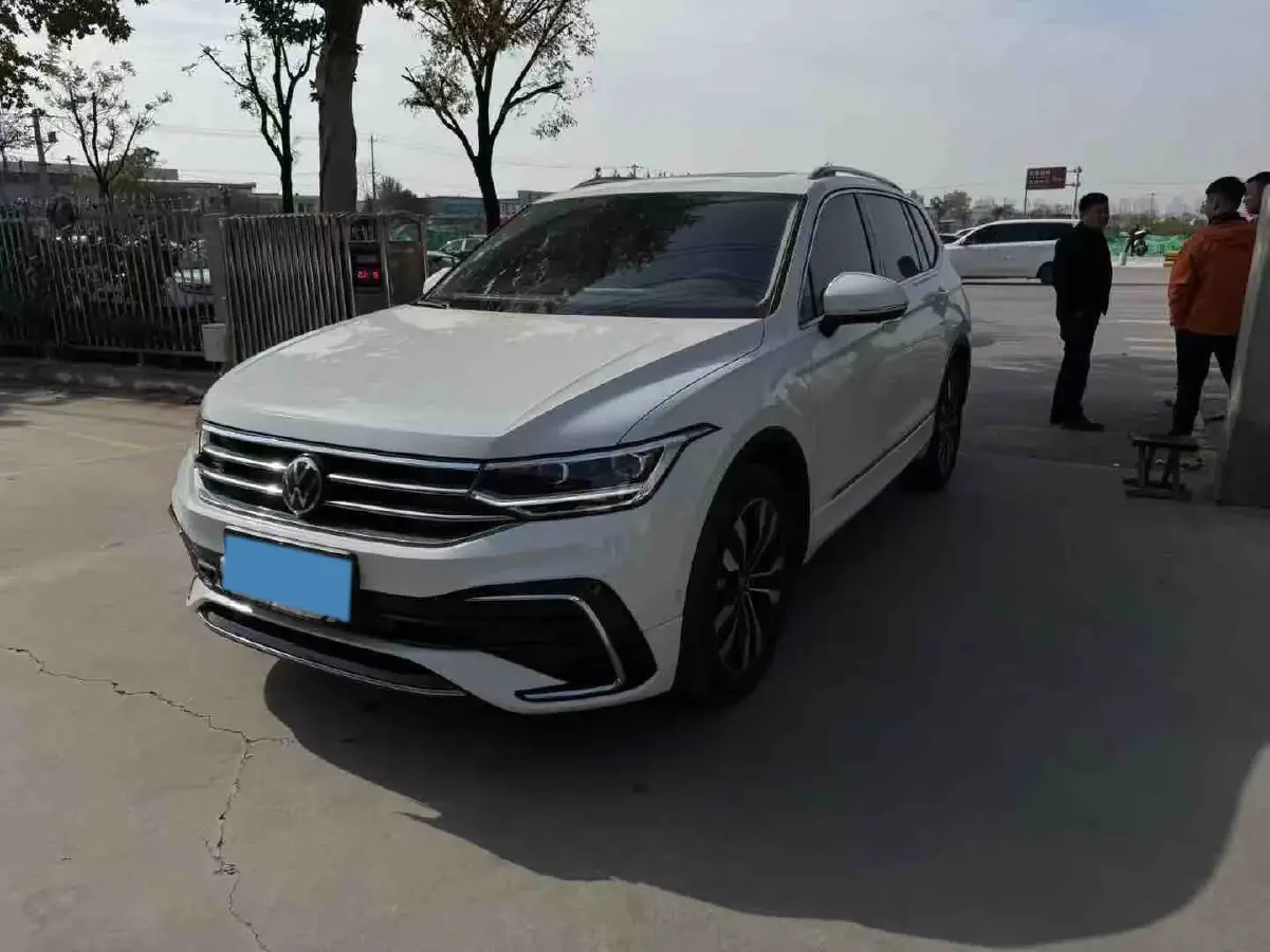 2024 Volkswagen Tiguan L 2.0T 186HP L4 7DCT
