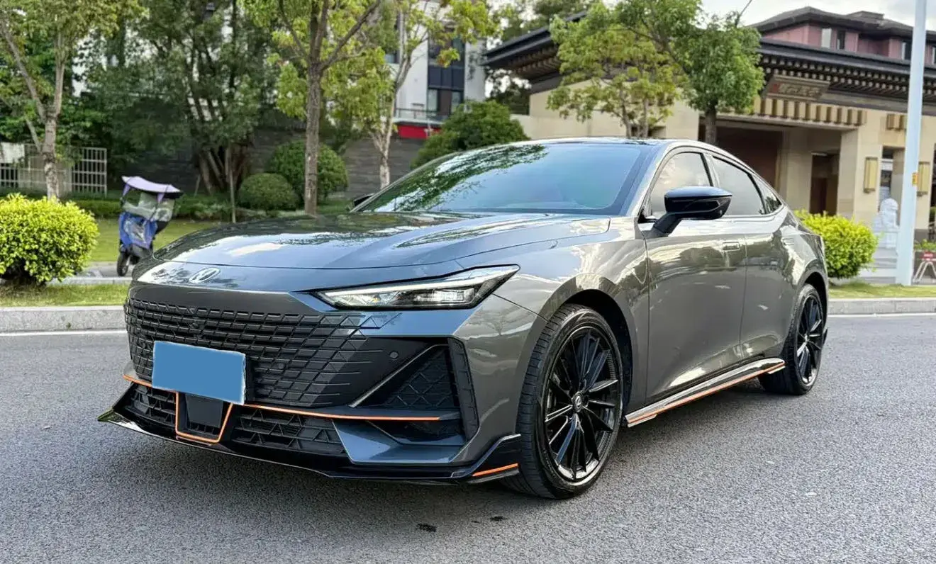 2023 ChangAn UNI-V 2.0T 233HP L4 8AT