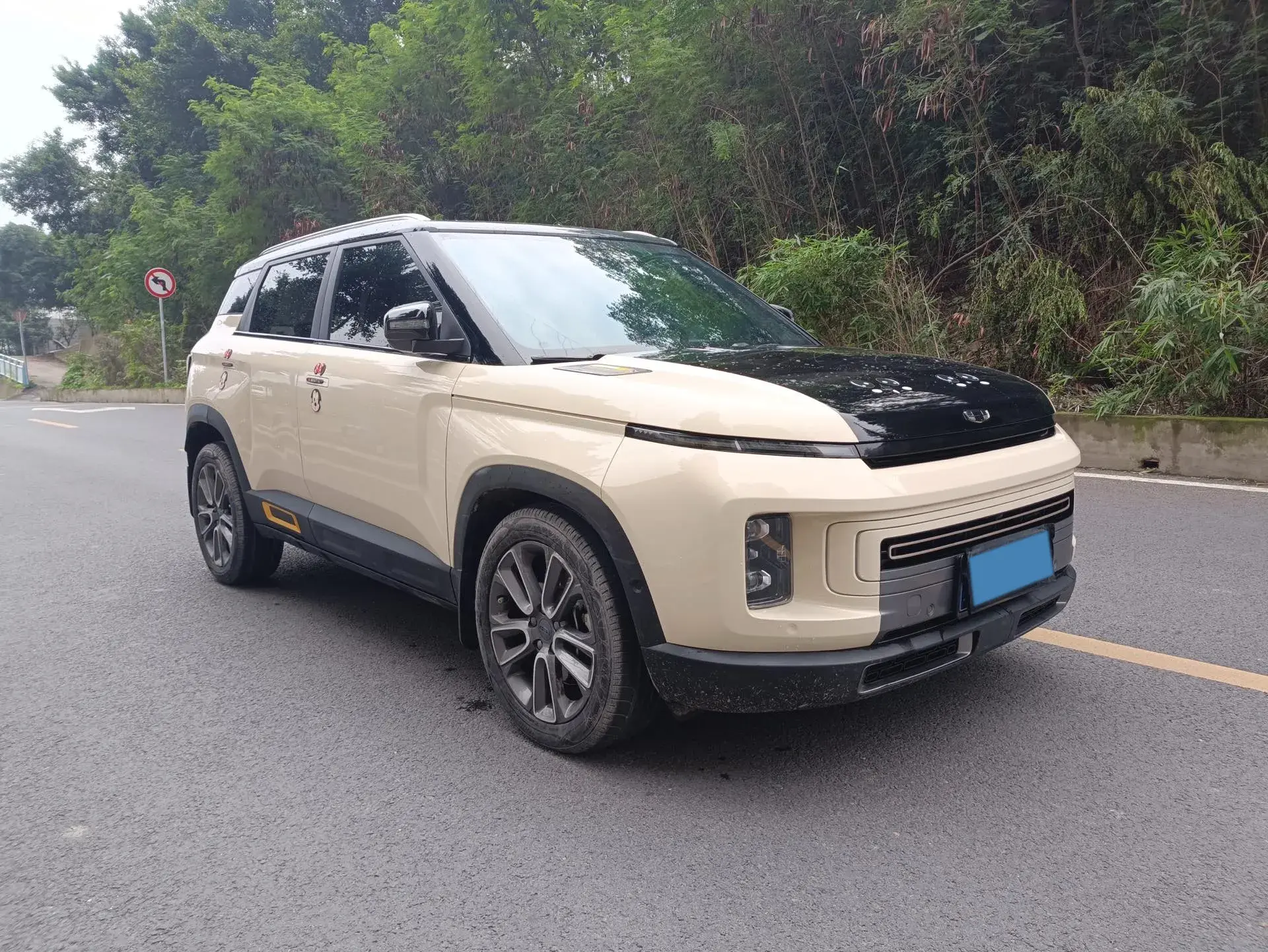 2020 GEELY ICON thumbnail 3