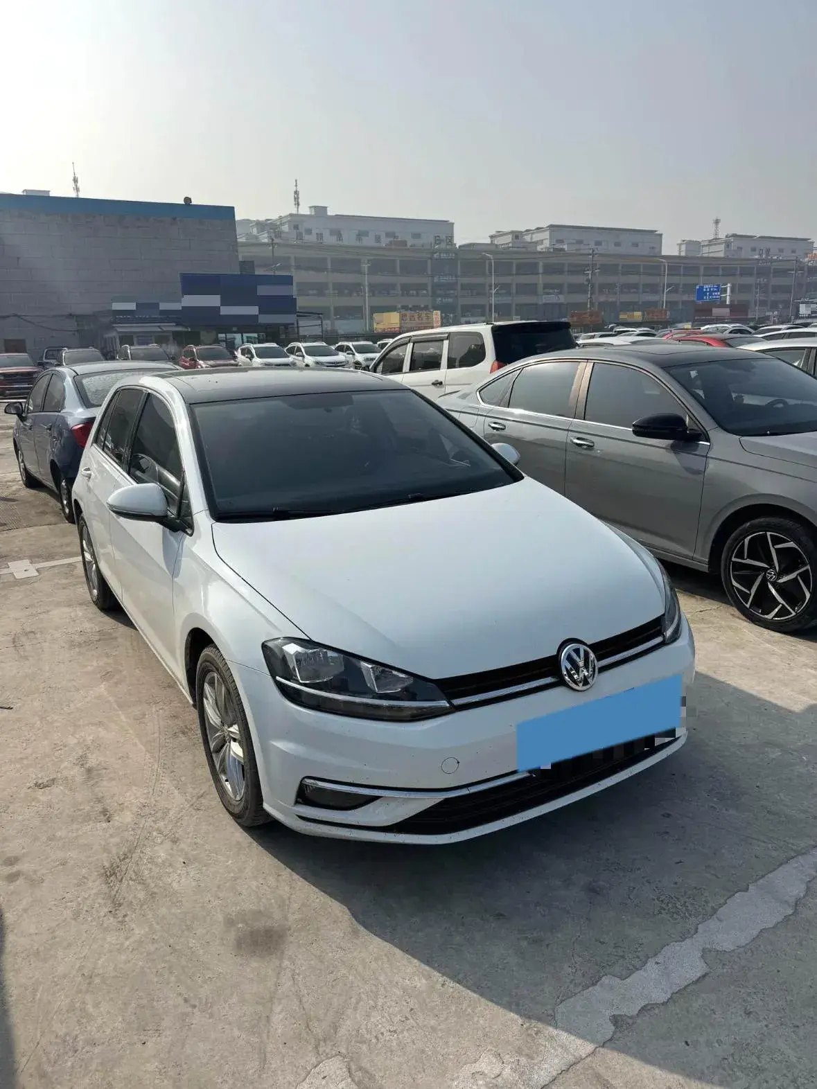 2018 VOLKSWAGEN GOLF thumbnail 3