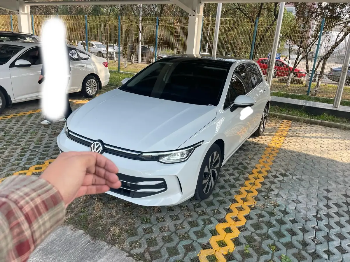 2025 Volkswagen Golf 1.5T 160HP L4 7DCT