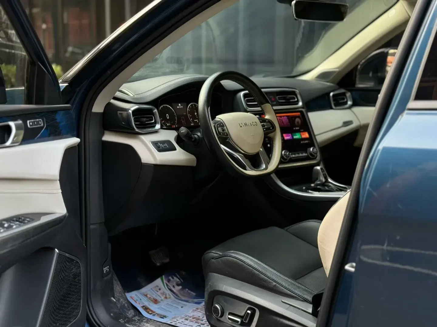 2019 LYNK&CO 01 thumbnail 4