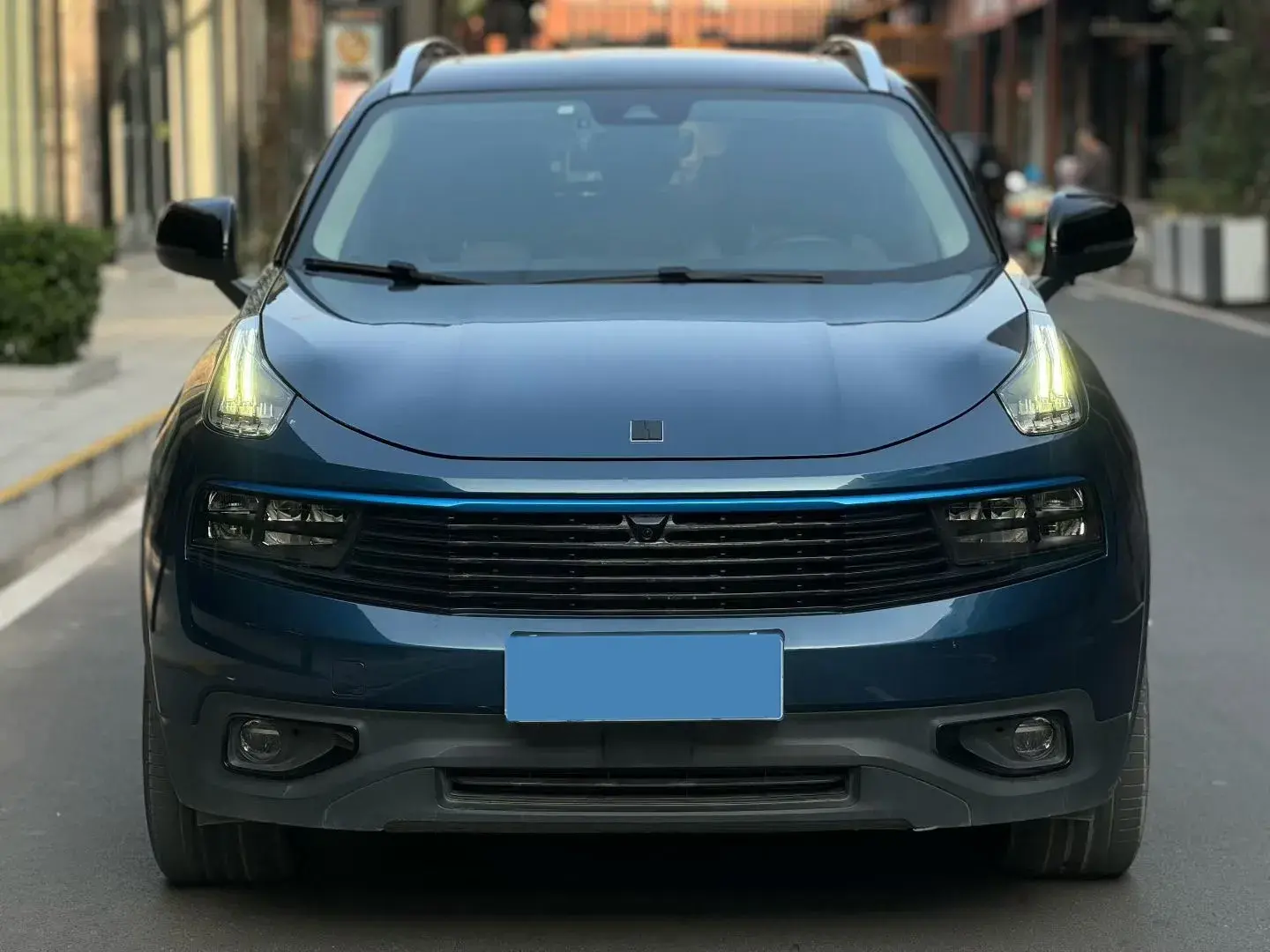 2019 LYNK&CO 01 thumbnail 2
